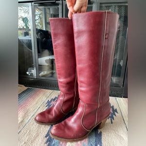 VINTAGE Dexter leather heeled boots. Women’s size 8. Gorgeous burgundy red color
